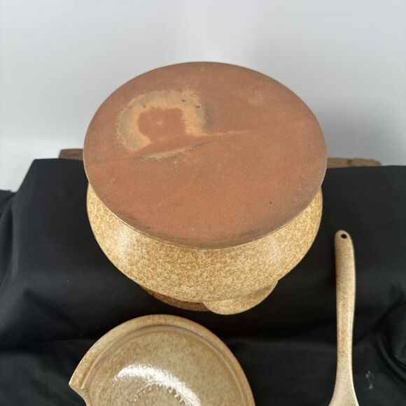 Soup Tureen 3 QT Pottery Craft Stoneware Sand Brown Tan Serving Bowl USA Vintage - Picture 12 of 16